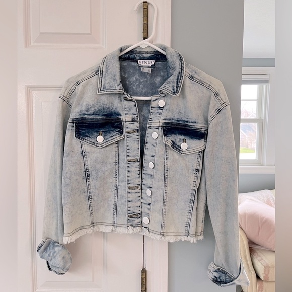 Venus Crop Acid Wash Denim Jacket - Picture 2 of 4